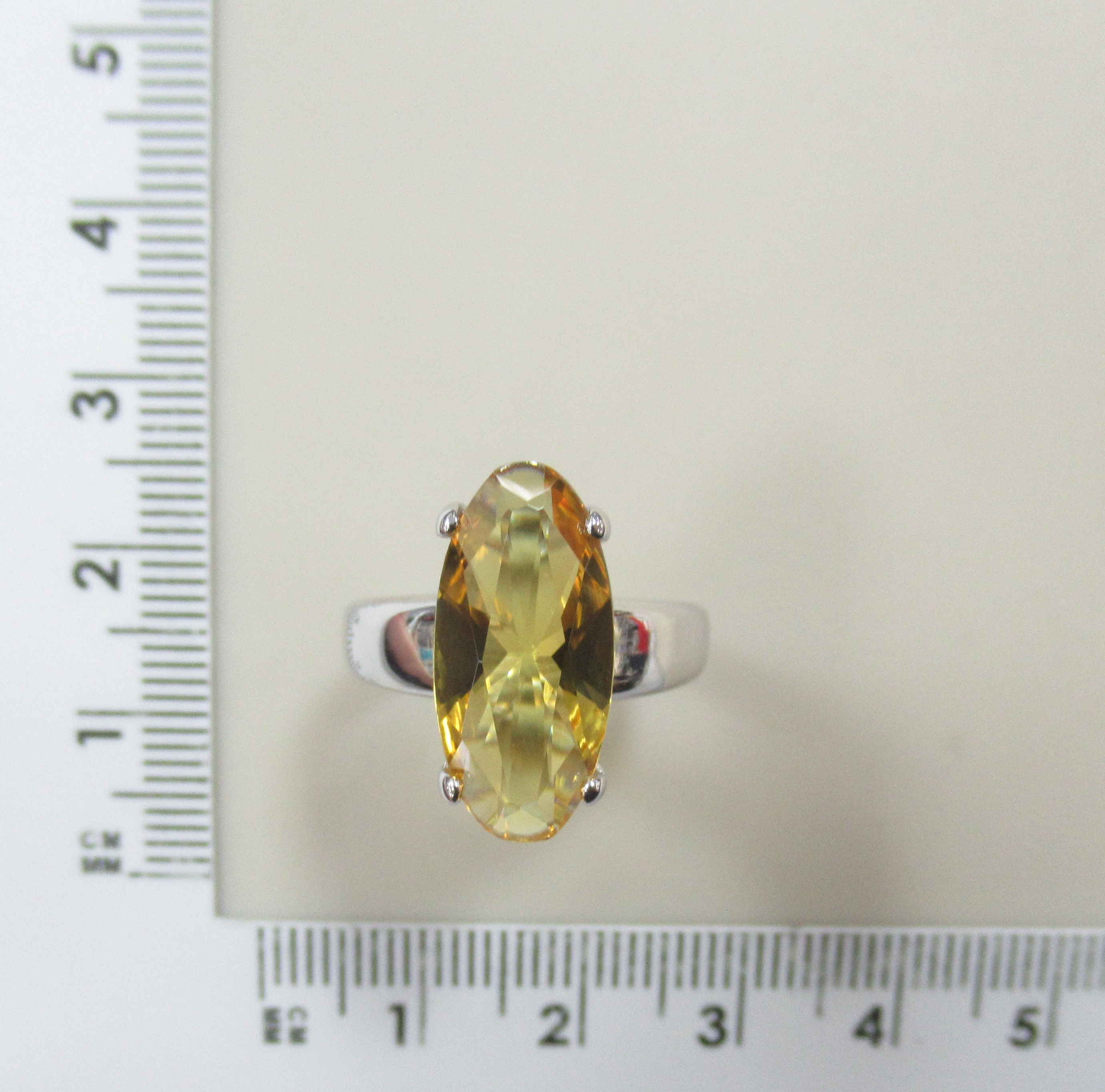 Серебряное кольцо с цитрином